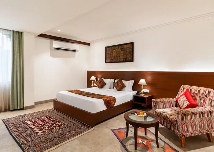 The Ramvilas - A Rooftop Pichola Lake View Hotel